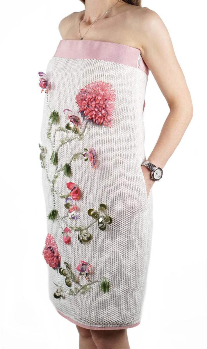 KLEID - CHANEL MIT BLUMEN AUS PAILLETTEN