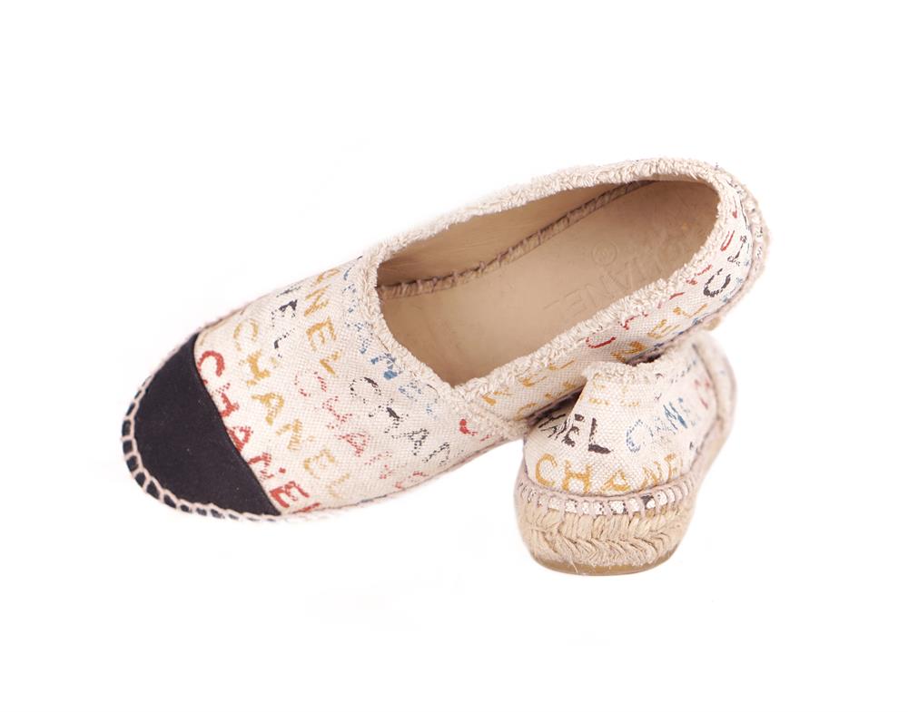 ESPADRILLES - CHANEL AUS LEINEN BUNT